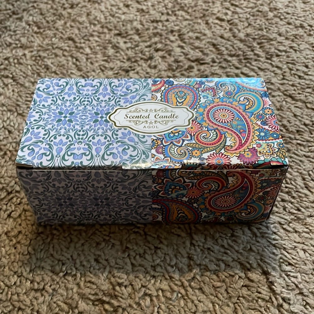 Agol Pack of 2 Scented Candles (2.5oz) - Picture 3 of 5